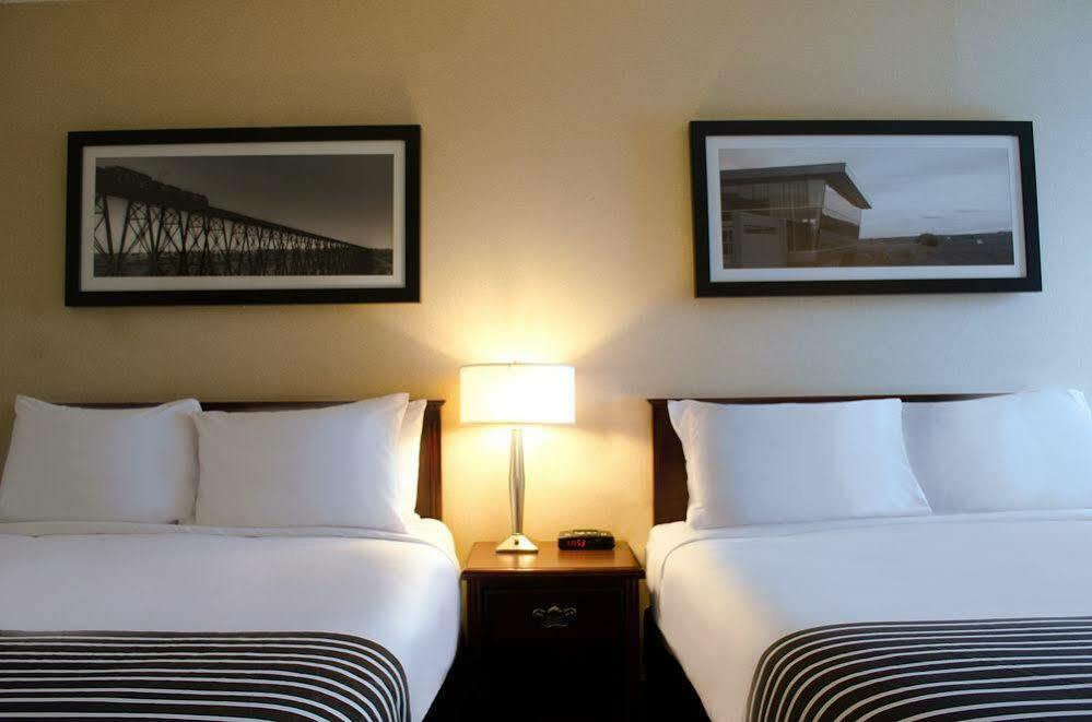 Sandman Hotel Saskatoon Esterno foto