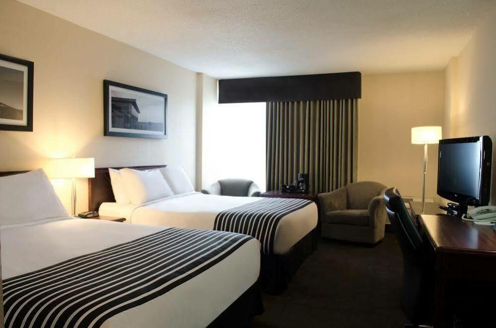 Sandman Hotel Saskatoon Esterno foto